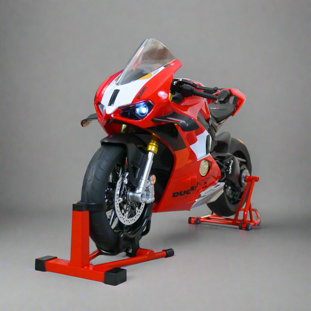 Alloy 1/6 Ducati Corse Panigale V4R Model