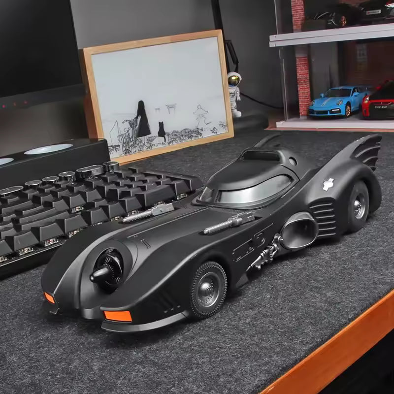 1/18 Classic Batman Movies Car 2008 Batmobile Alloy Diecast Metal Toy Race Car Model Sound Light Kids Gifts