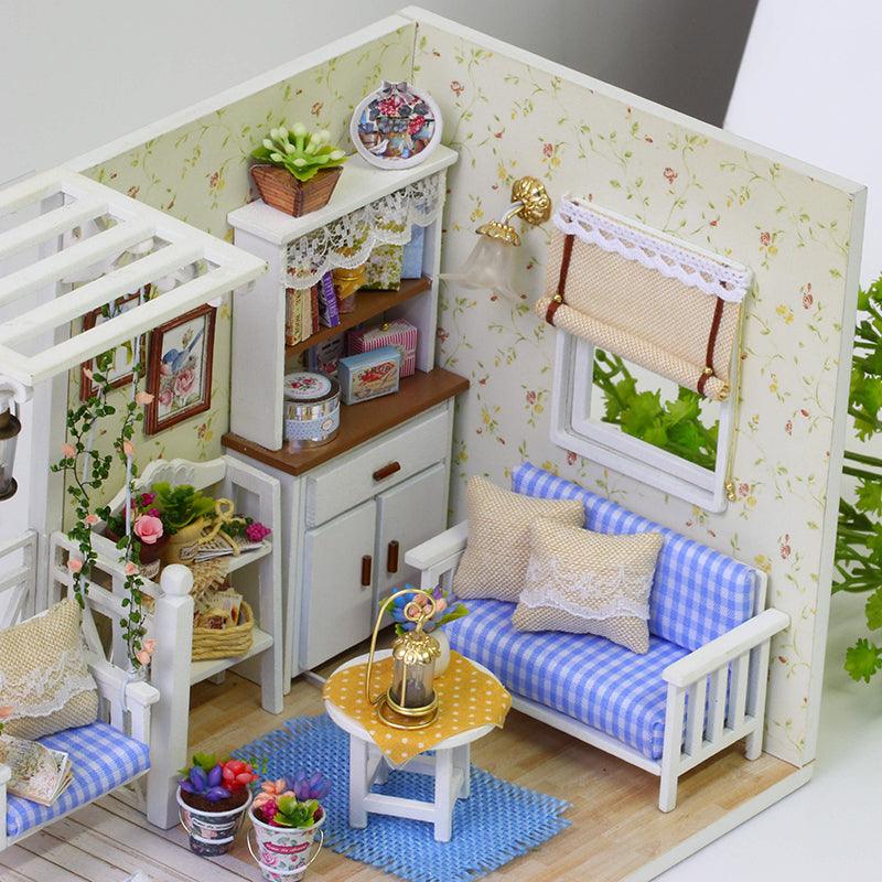 DIY Dollhouse Kit (Kitten Diary)
