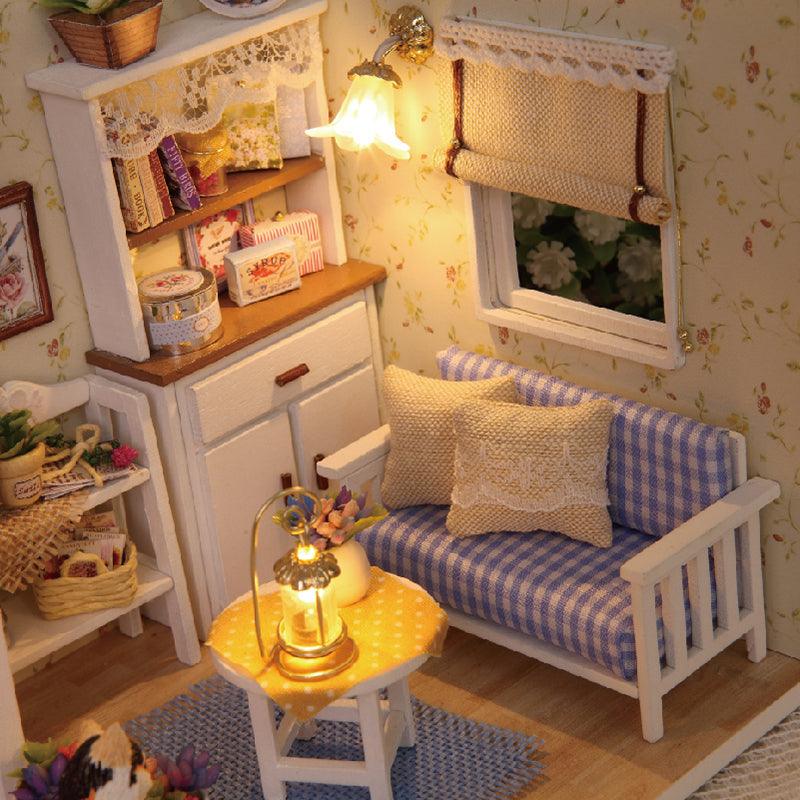 DIY Dollhouse Kit (Kitten Diary)